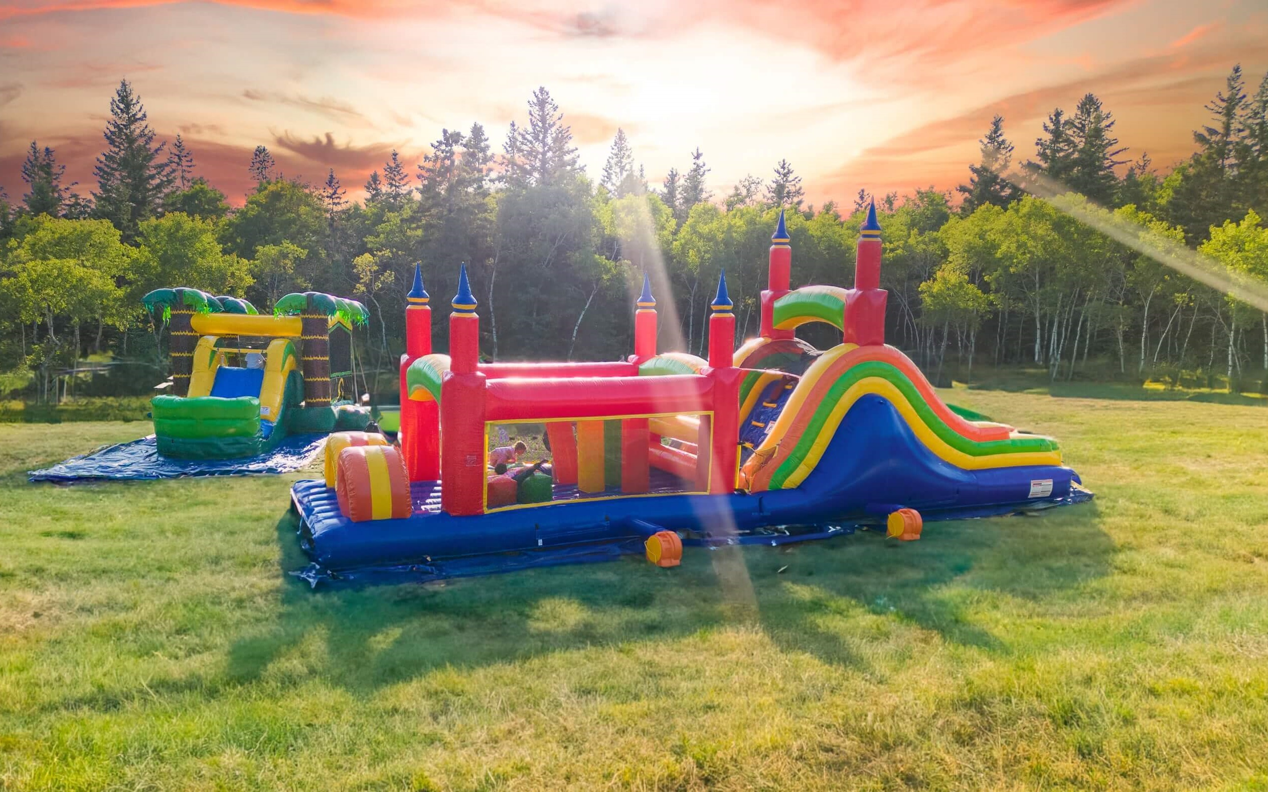 Inflatable Bouncy castles, Obstacle Courses, Waterslides, Facepainting, Popcorn / Cotton candy / Snow cone machines, party yard indoor and outdoor games rentals in Ottawa Ontario