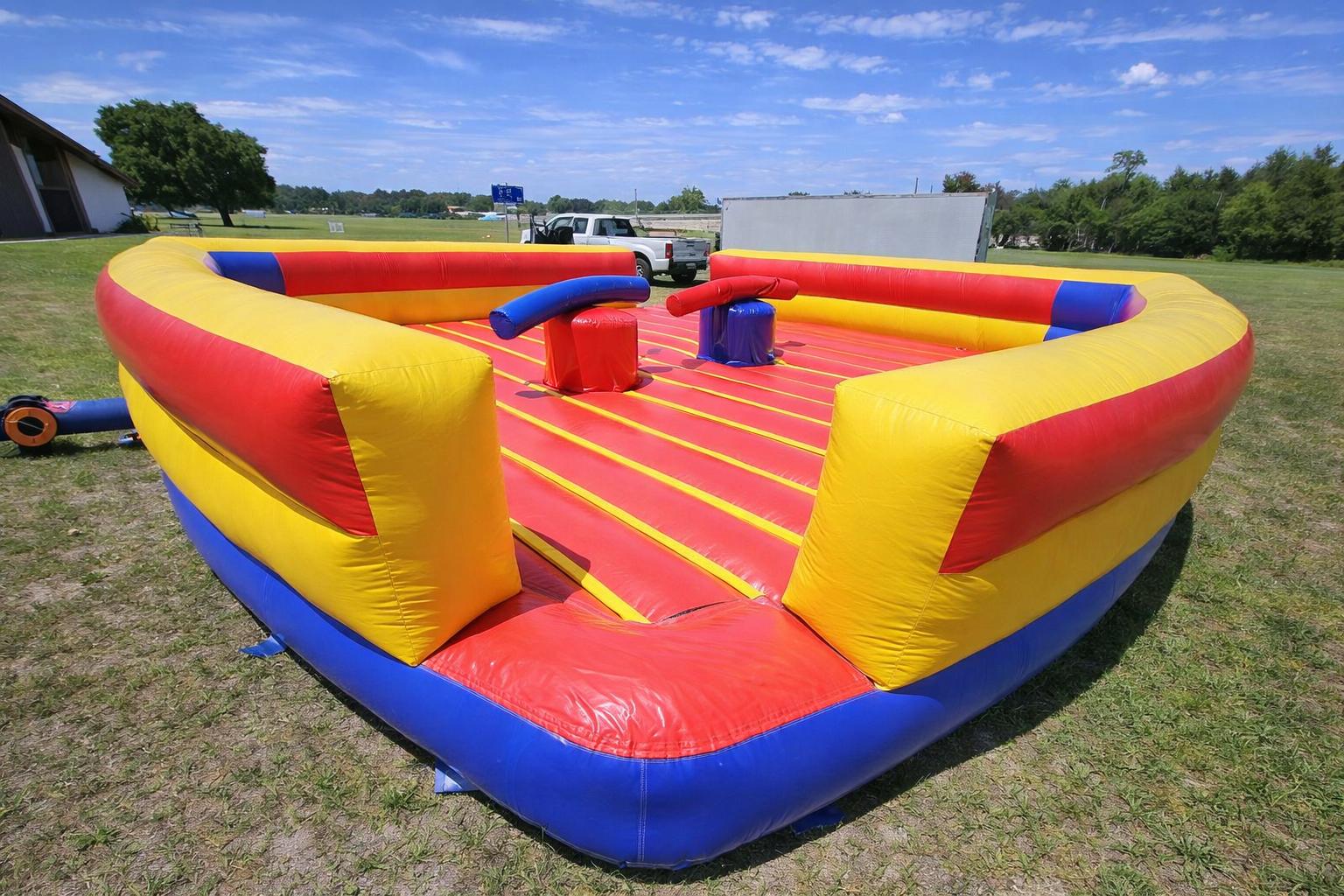 Inflatable jousting game rental for corporate team building in Ottawa and Gatineau – Gladiator joust arena